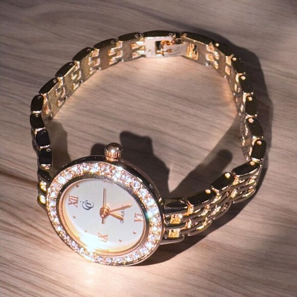 GC Quartz Watch Women Rose Gold Tone Clear Crystal Glass Needs New Battery - Picture 1 of 5